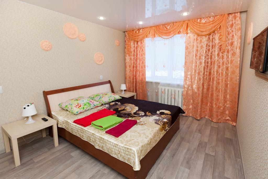 Apartament Novosibirsk Na Ippodromskoy Ngoại thất bức ảnh